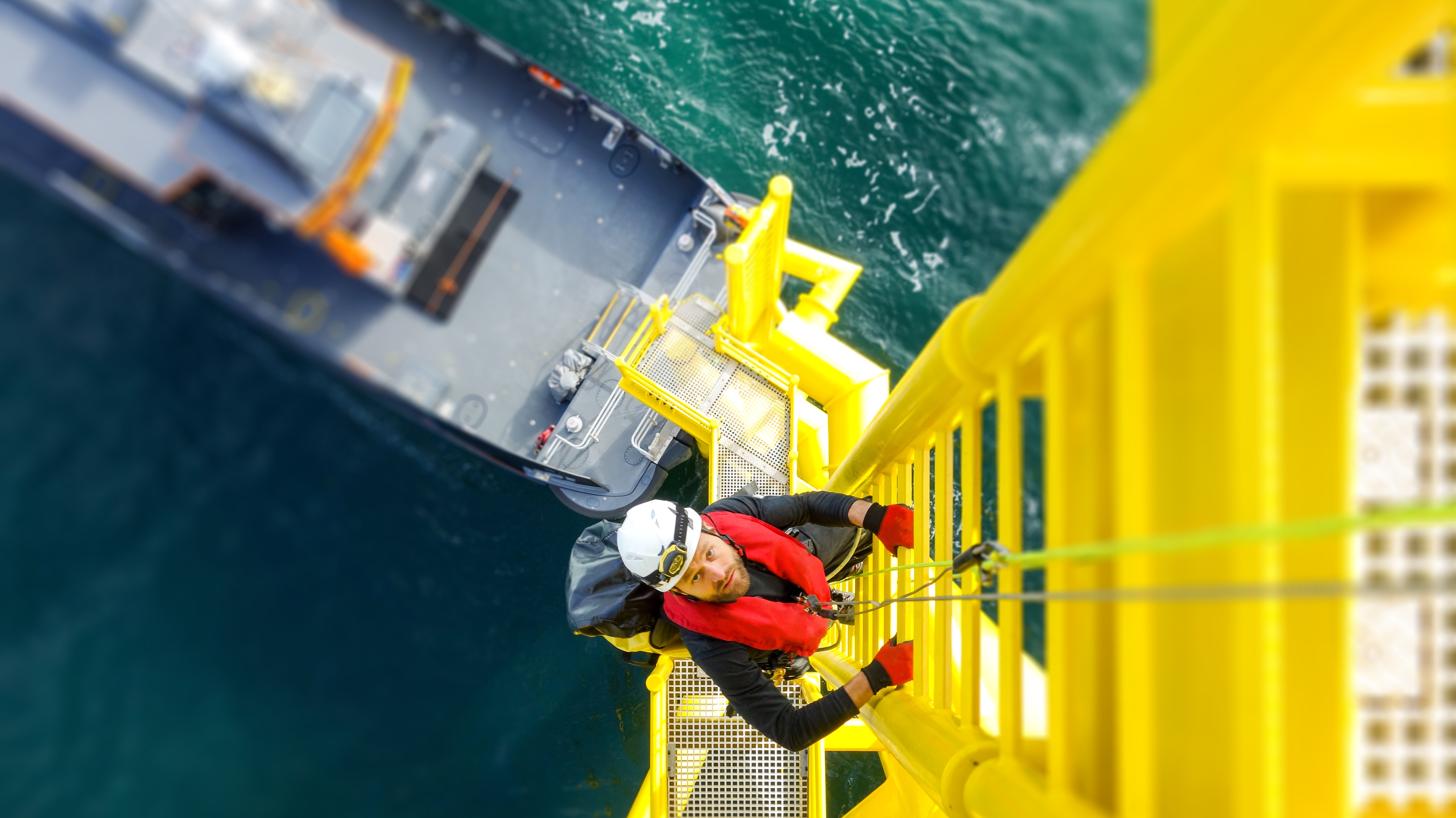 Partner with us to manage your marine risks