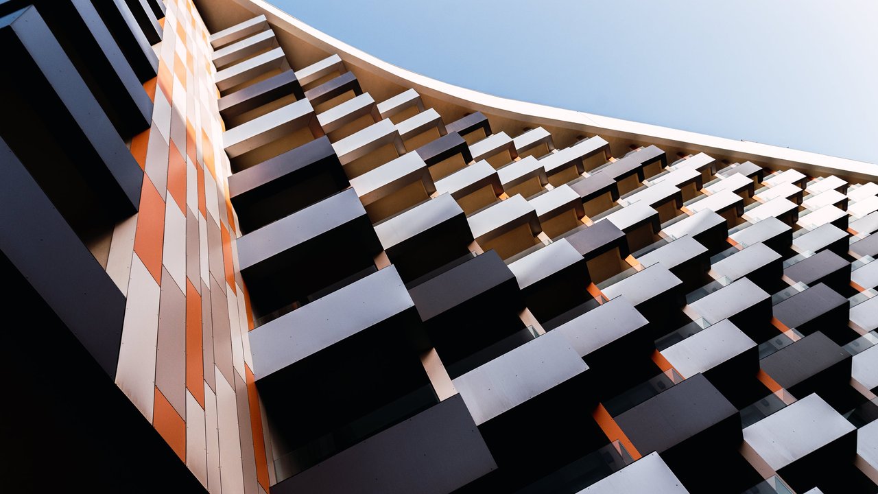 2025 UK construction trends Modern building